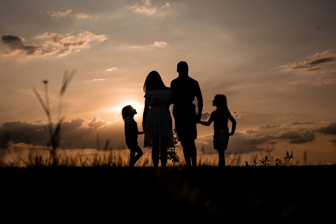 family-qualiity-time-by-ta-focando-at-unsplash