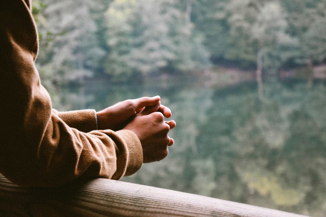 waiting-near-the-lake-by-umit-bulut-at-unsplash
