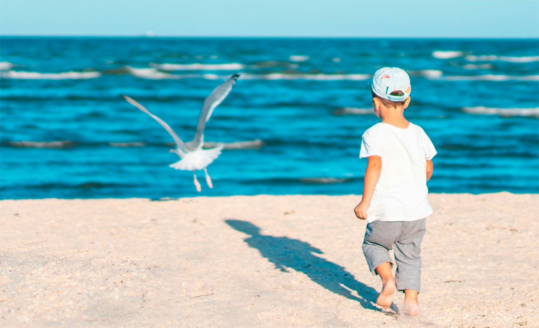 little-kid-enjoying-summer-by-alexandr-podvalny-at-unsplash